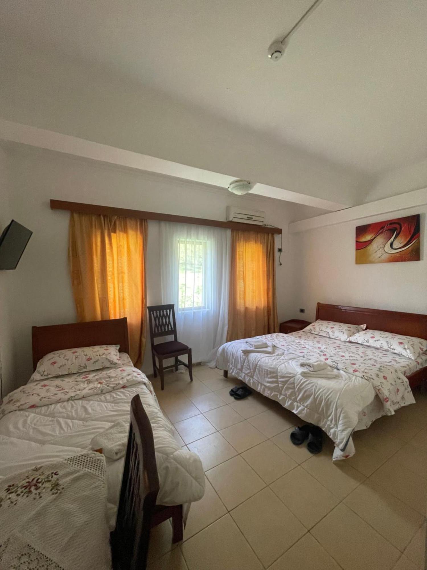 Hotel River 3*