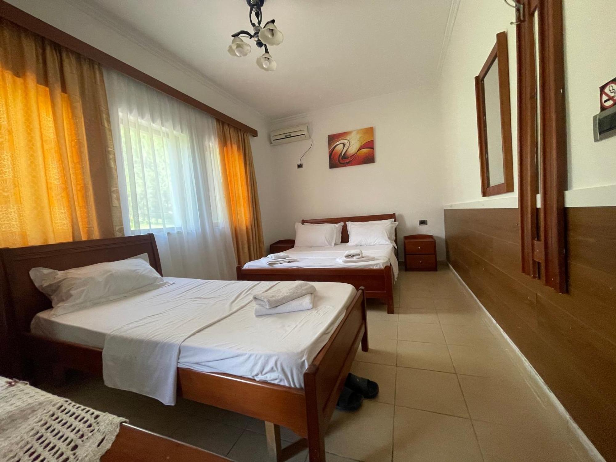 Hotel River