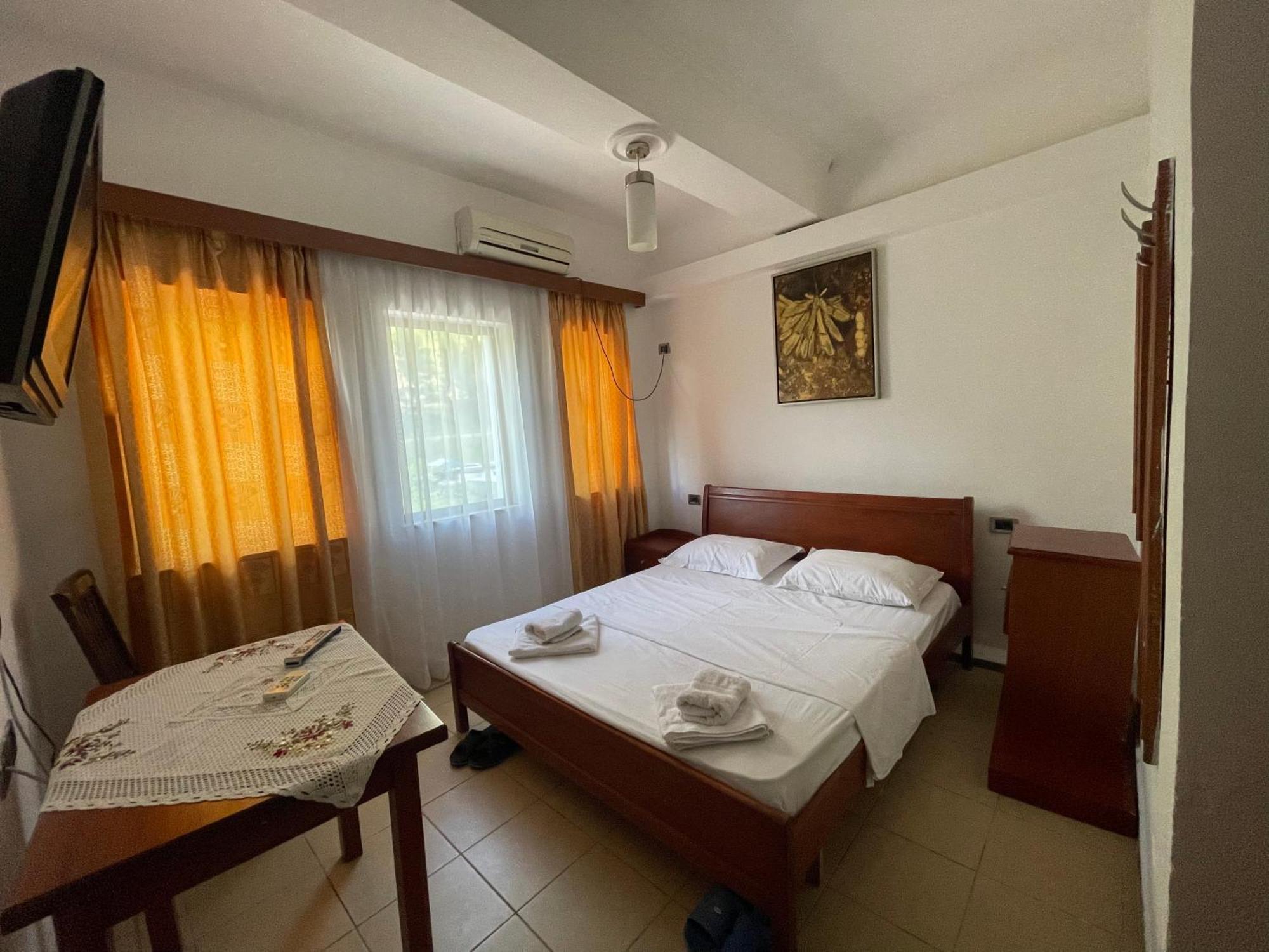 River Hotel 3*